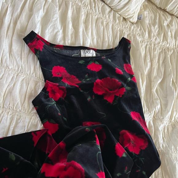Women’s 90s velvet velour floral black red dress size M - Picture 6 of 7
